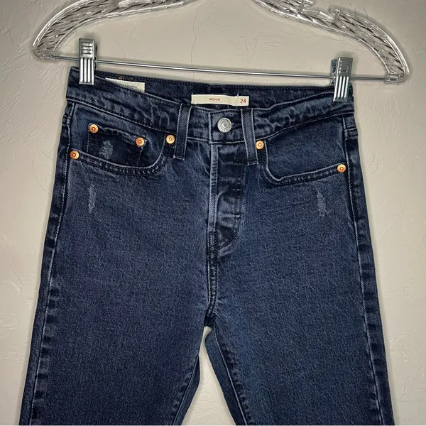 Levis Premiums Wedgie Washed Black‎ Raw Hem Crop Denim Jeans - Image 5