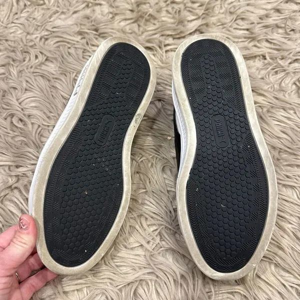 Puma sneakers size 8.5 - Image 6