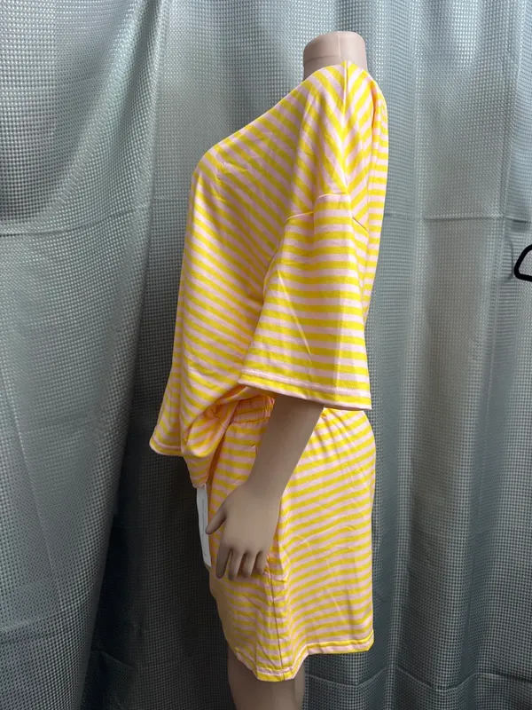 New size XL two piece set it’s super song and stretchy - Image 2