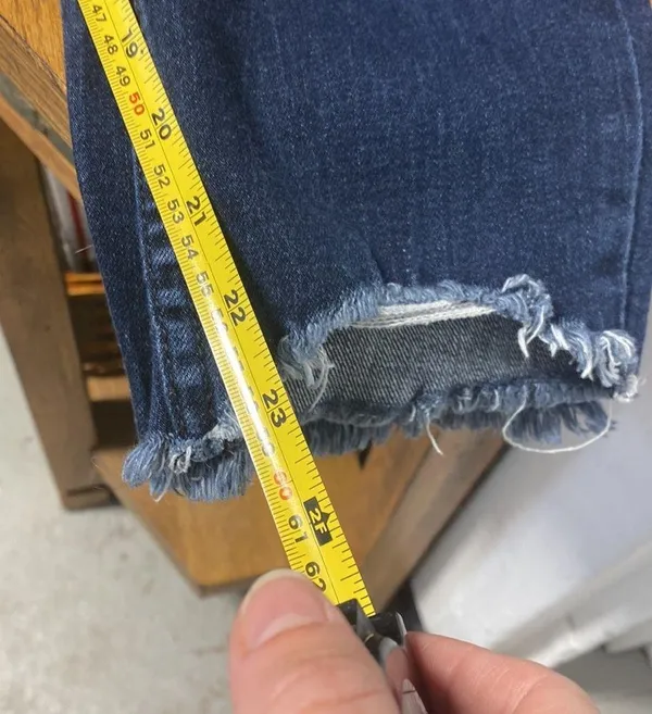 Free People Size 30 distressed denim mid rise Maggie style - Image 9