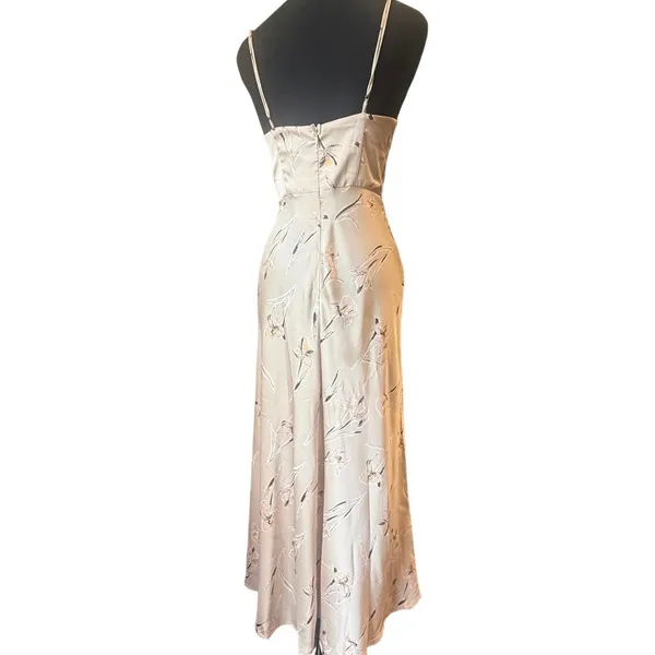 NWT Selfie Leslie LAKE COMO FITTED BODICE MIDI DRESS ORCHID PRINT BEIGE XS - Image 4