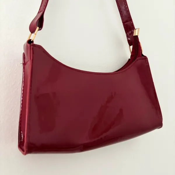 burgundy shoulder bag with gold zipper - Image 3