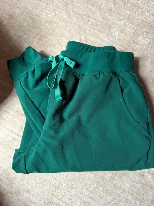 FIGS Scrubs Set - Image 2