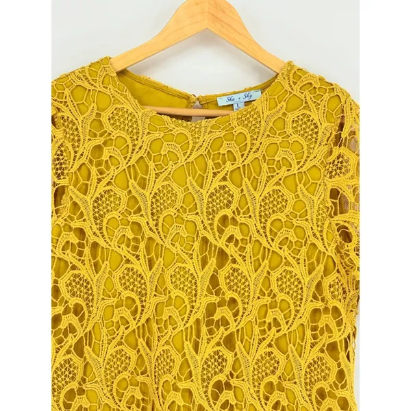 She + Sky‎ Crochet Mini Dress Large Mustard Yellow Floral Lace Shift Boho Retro - Image 3