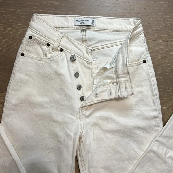 Abercrombie ‘The Dad High Rise’ Curve Love Jeans size 24L / 00L - Image 4
