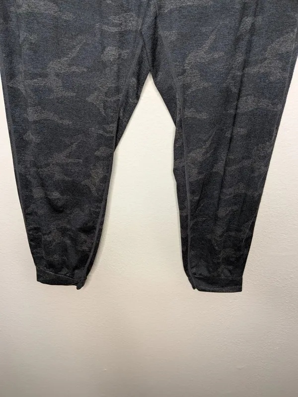 Vuori Camo Gray Performance Joggers Size Small Pull On Activewear - Image 3