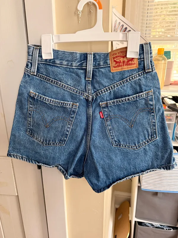 Levi’s High-Waisted Shorts Denim - Image 2