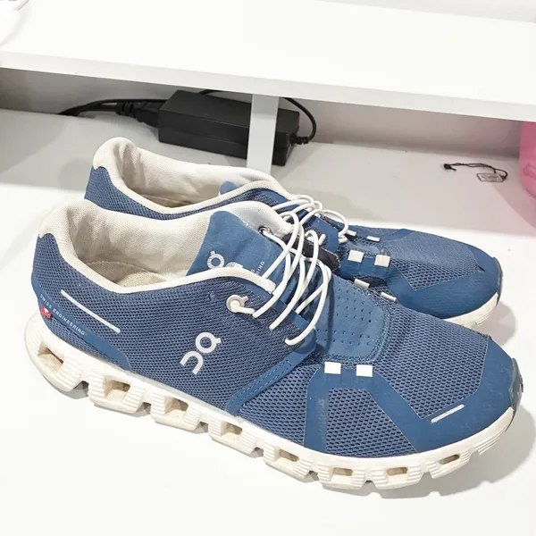 ON CLOUD Swiss Engineering Blue / White Women’s Running Shoe Size US 9.5 - Image 3