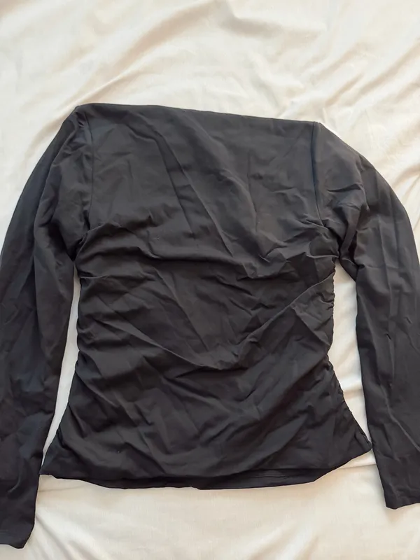 Aritzia Contour Top - Image 3