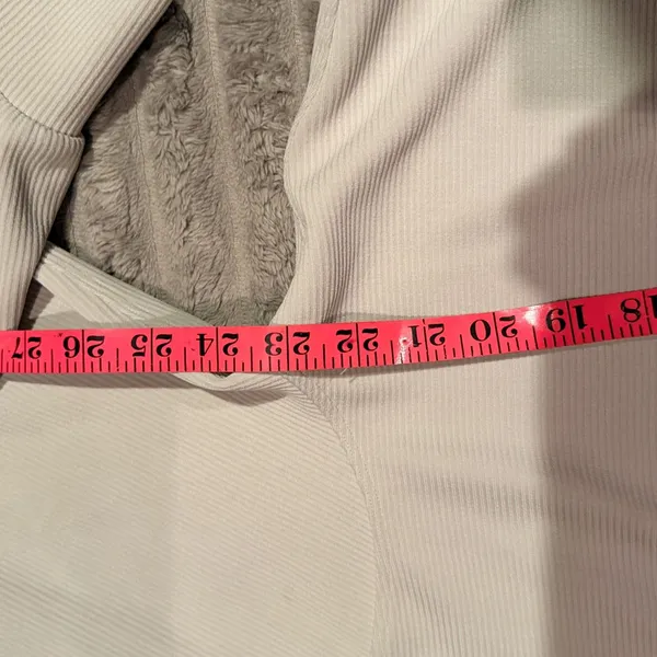 Lululemon Ribbed Softstreme Perfectly Oversized Cropped Crew in Bone Size M - Image 4