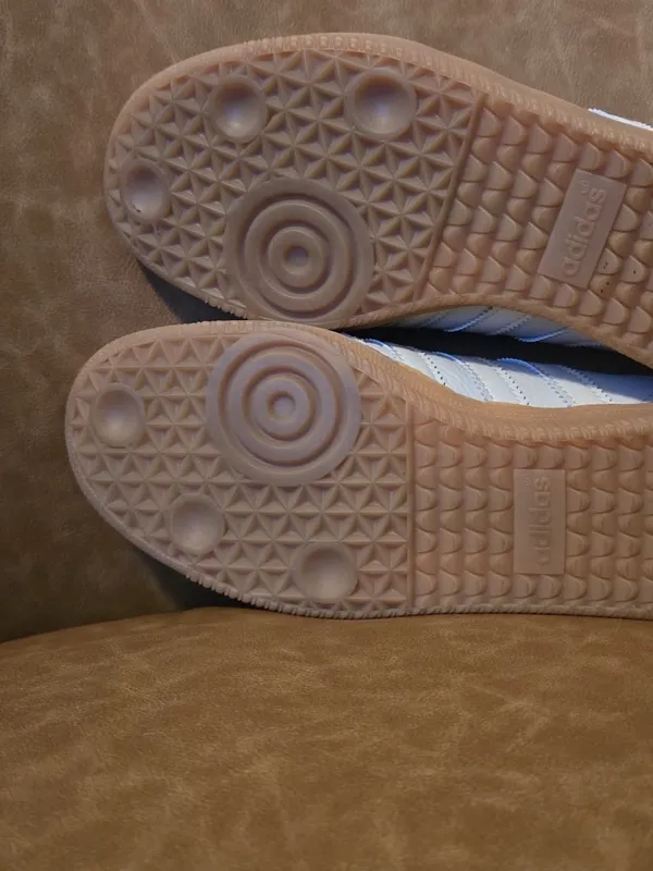 adidas women Light Gray Sneakers with Gum Sole - Image 11