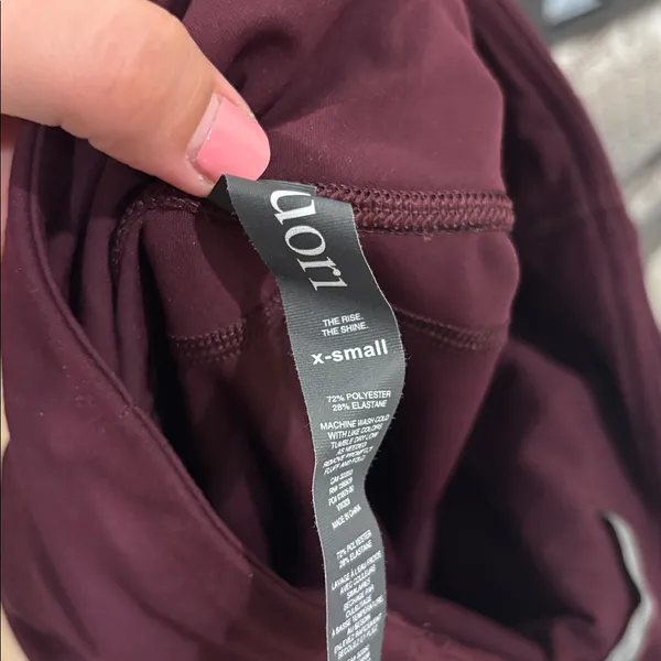 Vuori Burgundy High Rise Back Pocket Legging - Image 5