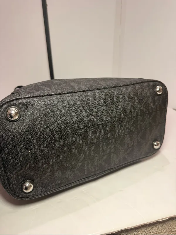 Michael Michael Kors Jet Set Signature Large Pocket Tote – Black / Charcoal - Image 4