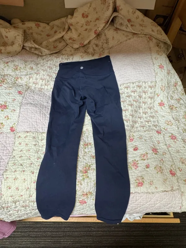 navy cropped 23 inch lululemon wunder train - Image 3