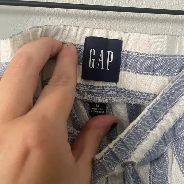 Gap blue and white striped shorts - Image 2