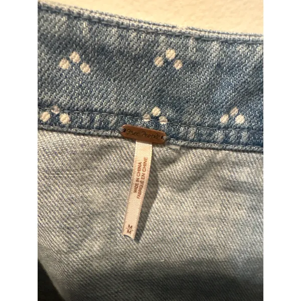 Free People Blue Floral Print Denim Crop Top Button Front Square Neck Medium - Image 2