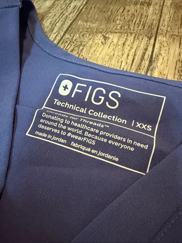 Figs Wayfarer Two Piece Scrub Set - Image 3