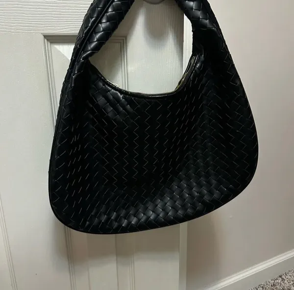 Abercrombie & Fitch Woven Shoulder Bag Black - Image 4