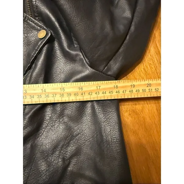 Universal Threads Women's Moto Faux Leather Jacket Black, Size Xsmall - Image 10