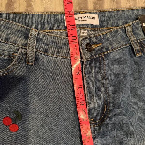 Ashley Mason Premium Baggy Jeans Womens 11/30 Light Wash Cherry Embroidered Y2K‎ - Image 8