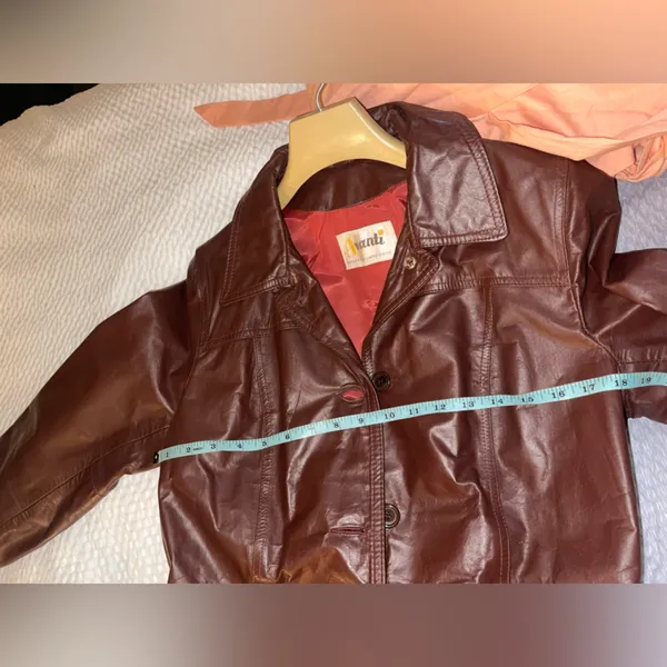 Vintage Avanti Brown Leather Trench Coat from the 1970’s Size Small - Image 8