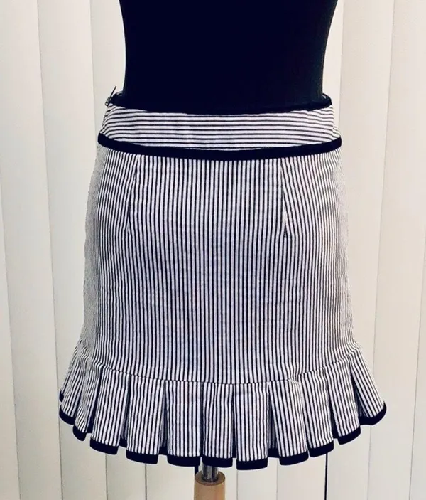 Nanette Lepore striped mini skirt. EUC. - Image 4