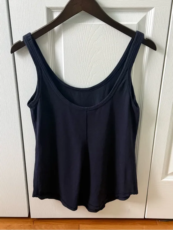 Lululemon Scoop Neck Tank in Navy - Image 3