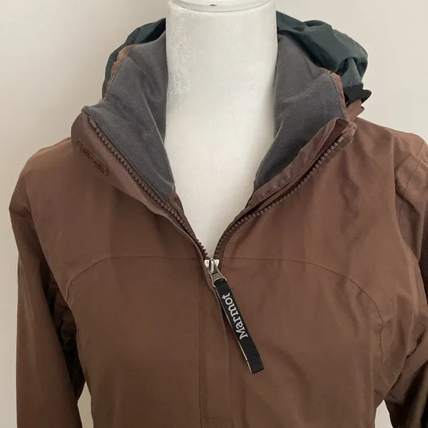 Marmot Brown lightweight rain Jacket with Fitted Silhouette - Image 8