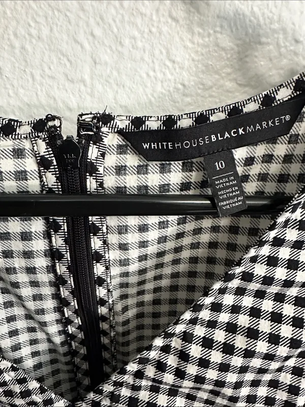 White House Black Market Black & White Gingham V-Neck Sleeveless Blouse Size 10 - Image 2