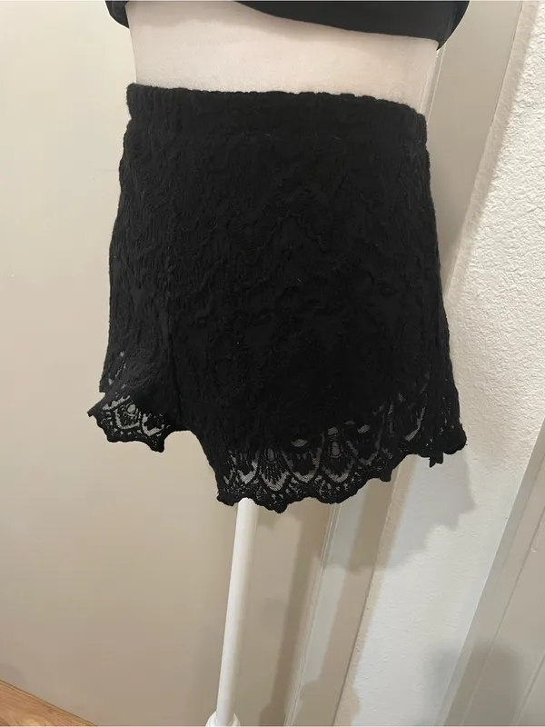 H&M Divided Black Lace Stretch Pull-On Shorts - S - Image 6