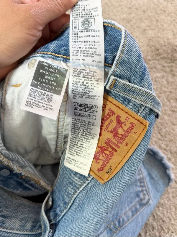 Levi’s Women’s 501 Original Fit High Rise Jean Short Distressed in Med Wash 24 - Image 6