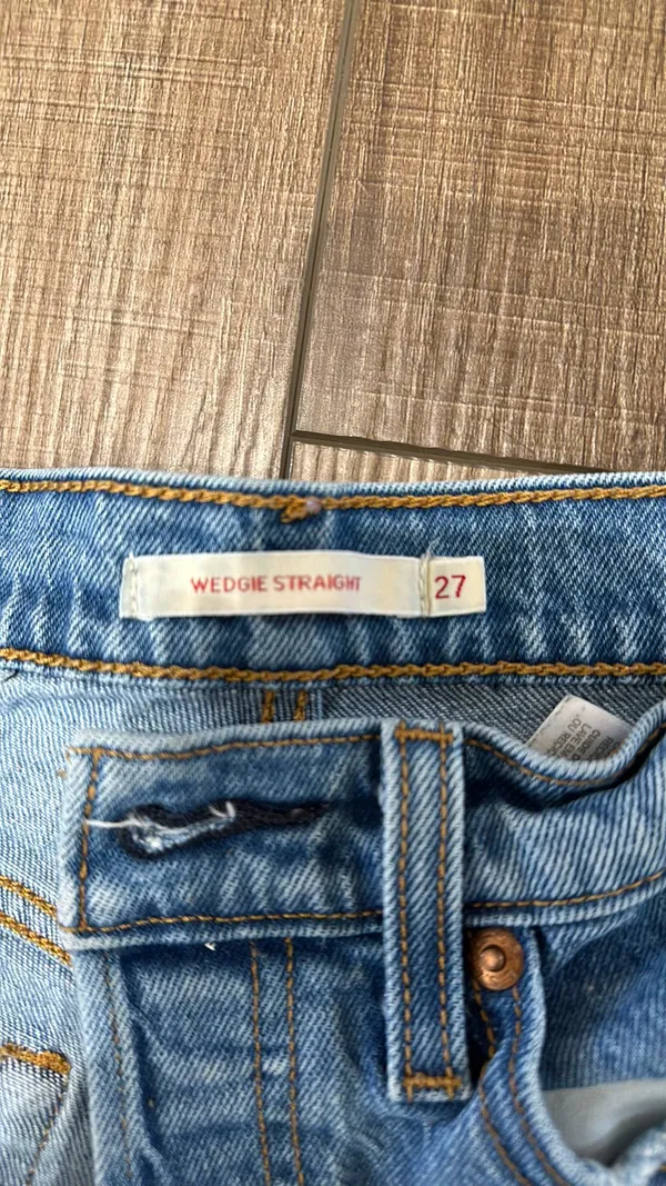 Levi Jeans Size 27 - Image 4