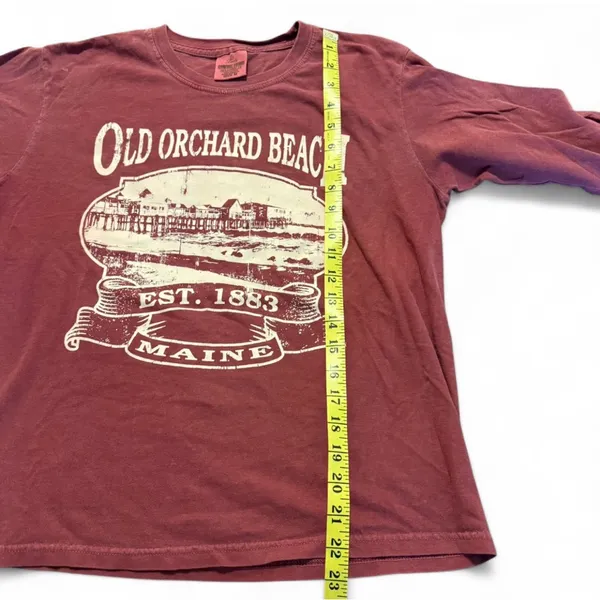 Burgundy long sleeve Old Orchard Beach Maine shirt Size Medium - Image 5
