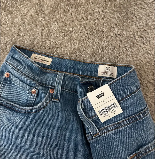 501 Levi’s Shorts Women’s - Image 4