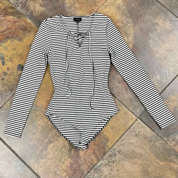 Who What Wear Black White Striped Lace Up Neck Long Sleeve Bodysuit XS - Image 3