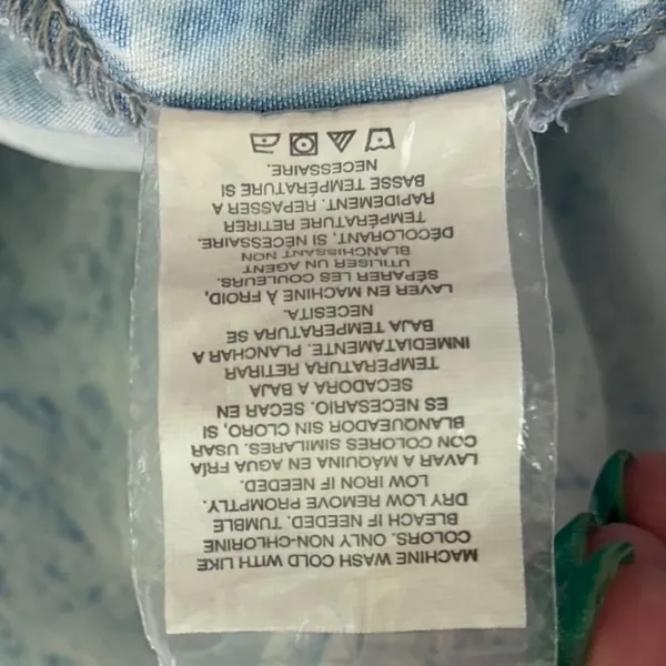 Thread & Supply Acid Wash Denim Look Tunic Top Lt Blue Short Sleeve V-Neck Relax - Image 10