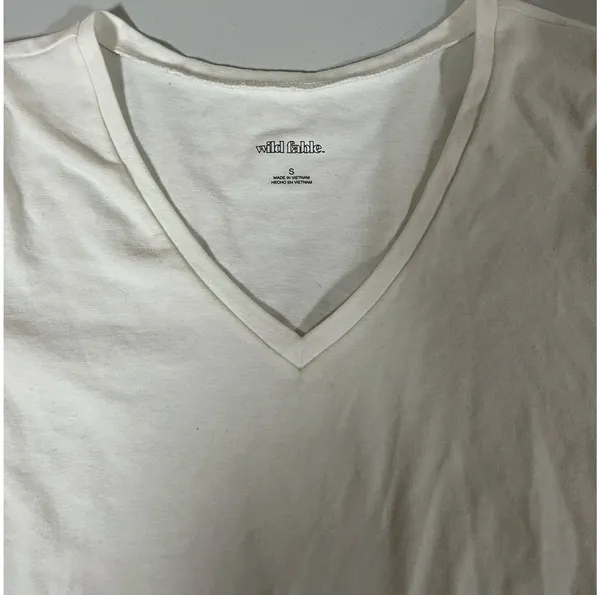 Wild Fable White Solid V-Neck Short Sleeve T-Shirt Top Blouse Tee Size S 🤍 - Image 3