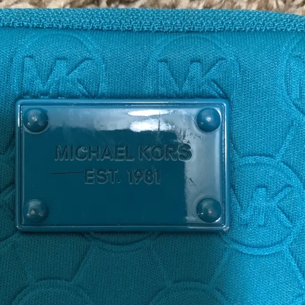 Michael Kors small wristlet - Image 2