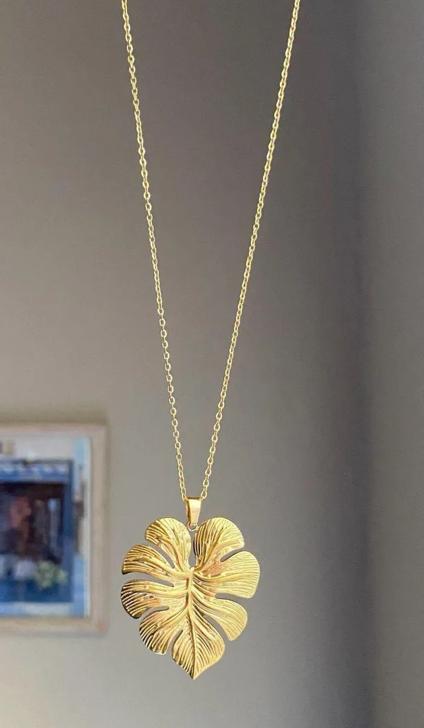 Handmade fully gold tone stainless steel boho fairy monstera plant necklace🌿 - Image 3