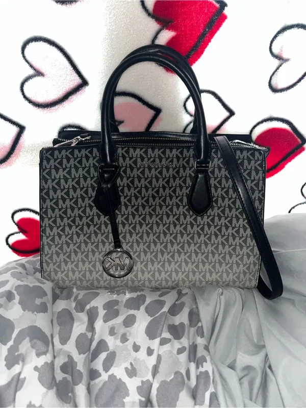 Michael Kors Black & White Monogram Purse - Image 3