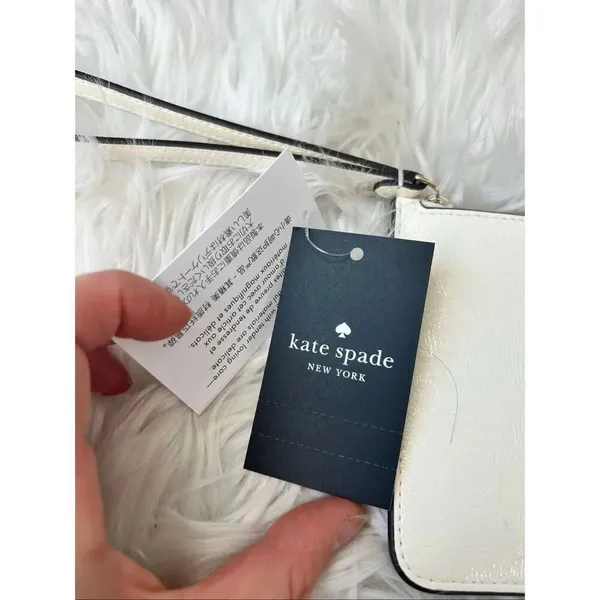 Kate spade Lucy Crinkle Patent Medium L-zip Wristlet white/cream clutch wristlet - Image 2