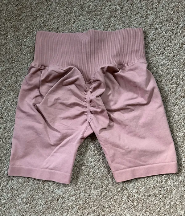 Scrunch Gym Shorts Pink Size M - Image 2