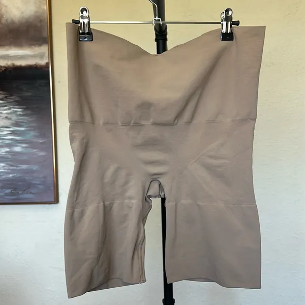 SKIMS SEAMLESS SCULPT BUTT LIFTING SHORT size S‎ Sienna - Image 4
