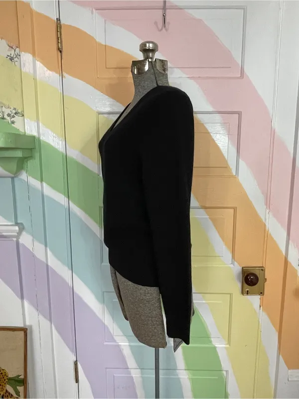 Quince 100% Mongolian Cashmere Black V-Neck Sweater Sz S 🧡🎀 - Image 5