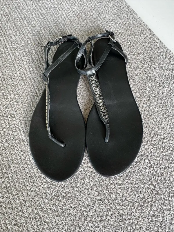 Cole Haan Black T-Strap Leather Sandals with Black Crystal Gems Sz 7 - Image 3