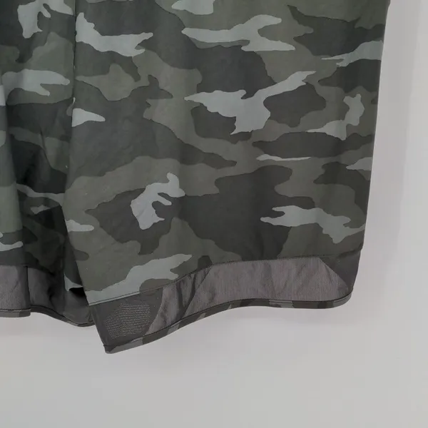 Athleta Printed Mesh Racer Run Shorts Women’s 1X Black Camo 4 Inch Lined - Image 11