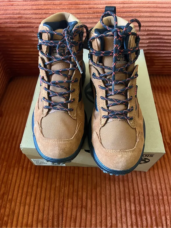 Vans Brown and Black High-Top Hiking Boots - Image 5