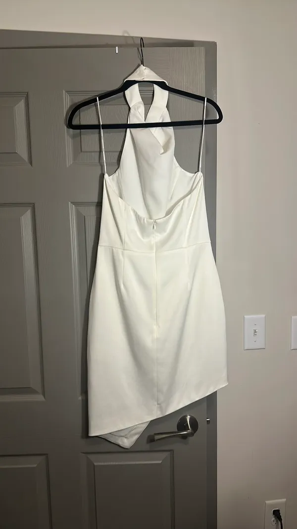 Elliatt Halter White Dress Medium - Image 5