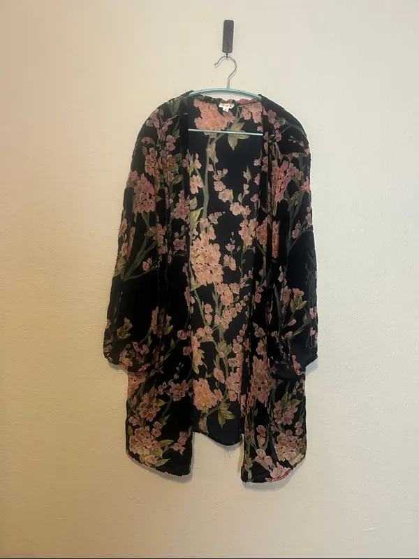 POL Cherry Blossoms Floral Burnout Velvet Kimono Cardigan Size Large‎ - Image 3