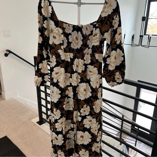 Old Navy Black and White Floral Long Sleeve Dress - Image 14